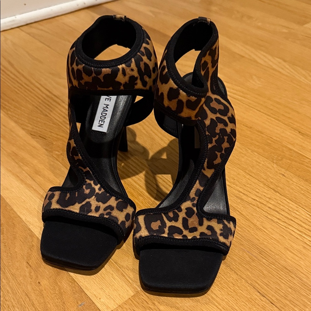 NWOT Steve Madden Leopard Print Cutout Ankle-Strap Heels - Brown/Black